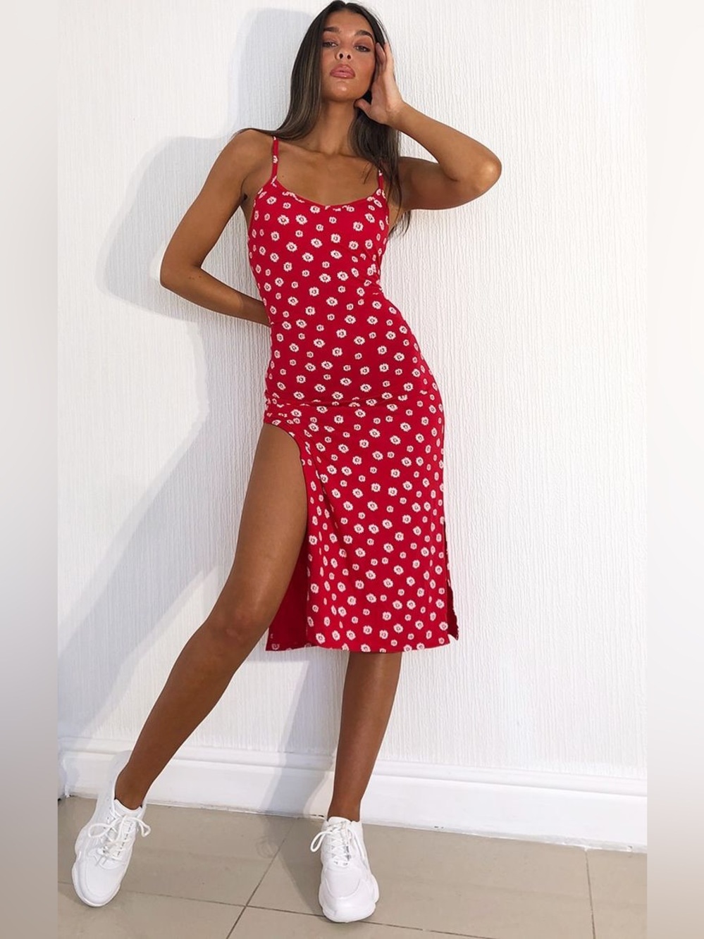 PrettyLittleThing Red Daisy Print Spaghetti Strap Midi Dress with Slit NWT
